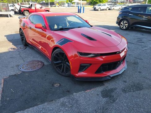 Used 2016 Chevrolet Camaro SS RWD image 2