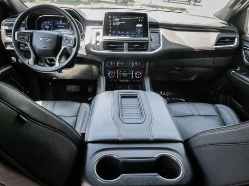 Used 2024 Chevrolet Suburban RST RWD image 28