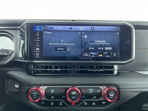 Used 2025 Jeep Gladiator Mojave w/ Safety Group image 14