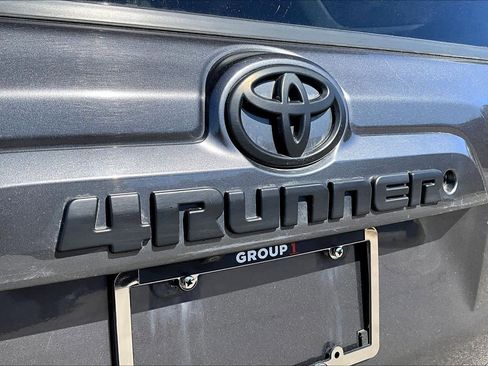 Used 2016 Toyota 4Runner SR5 AWD/4WD image 33