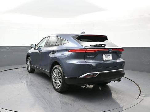 Used 2024 Toyota Venza Limited image 8