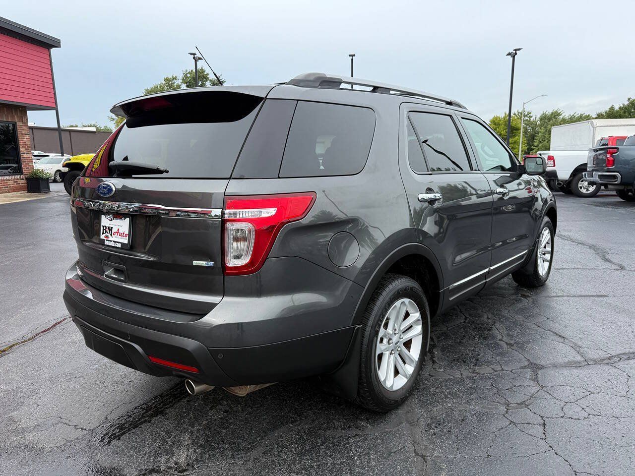 Used 2015 Ford Explorer XLT w/ Equipment Group 202B AWD/4WD image 7