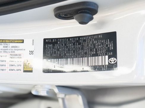 Used 2024 Toyota Corolla LE image 27