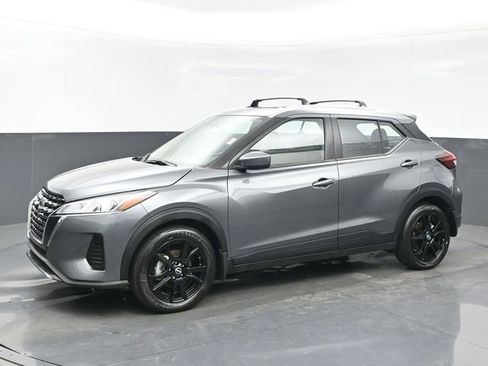 Certified 2024 Nissan Kicks SV w/ Exterior Package image 2