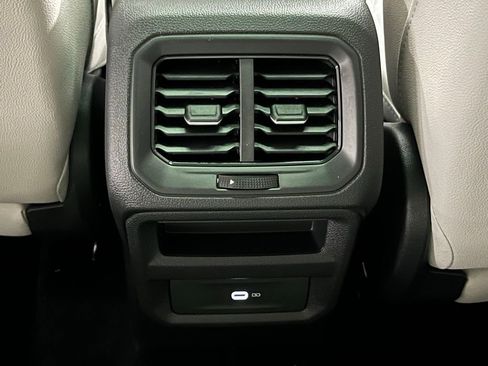 New 2025 Volkswagen Taos SE image 23