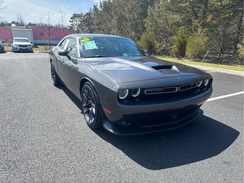 Certified 2023 Dodge Challenger GT w/ Plus Package RWD image 3