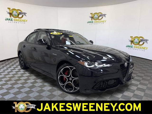Used 2024 Alfa Romeo Giulia Veloce AWD/4WD image 1