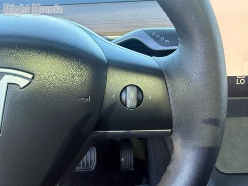 Used 2024 Tesla Model Y Long Range image 18