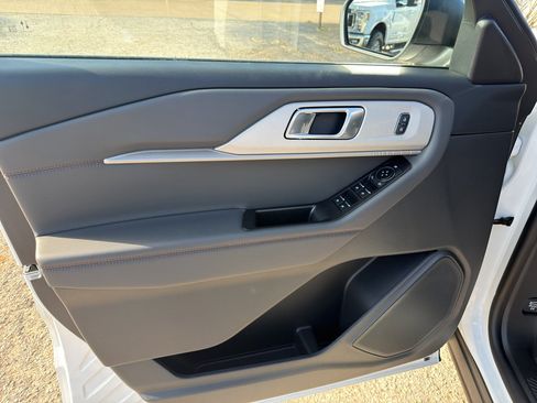 New 2026 Ford Explorer Active RWD image 25