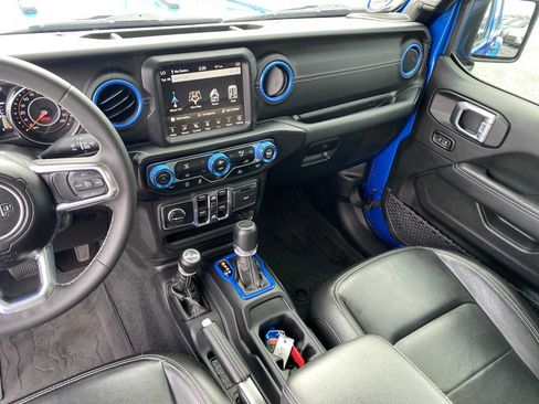 Used 2023 Jeep Gladiator Overland w/ Popular Equipment Package image 14