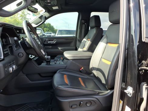 Used 2025 GMC Sierra 1500 AT4 w/ AT4 Premium Package AWD/4WD image 37