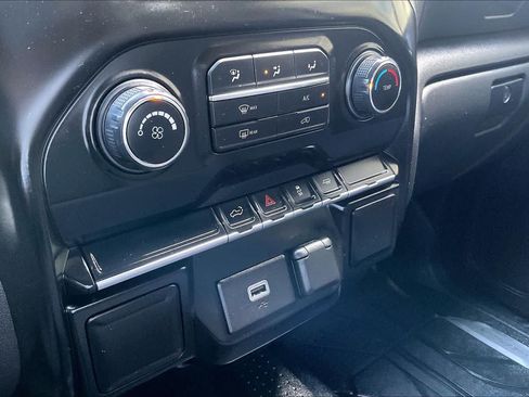 Used 2020 Chevrolet Silverado 1500 Custom w/ Custom Value Package RWD image 32