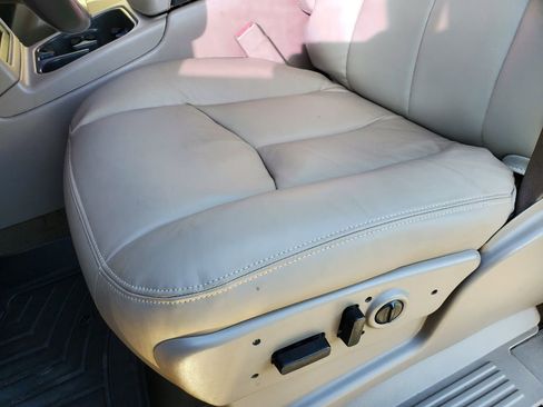 Used 2006 Chevrolet Avalanche Z71 w/ Sun And Sound Package image 17