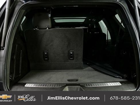 Used 2022 Chevrolet Tahoe Z71 w/ Luxury Package image 32