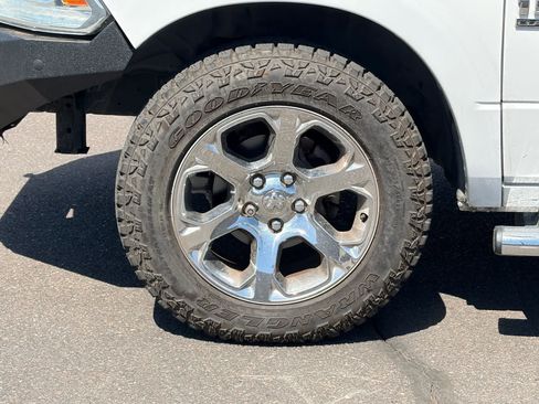 Used 2019 RAM 1500 Laramie w/ Convenience Group AWD/4WD image 8