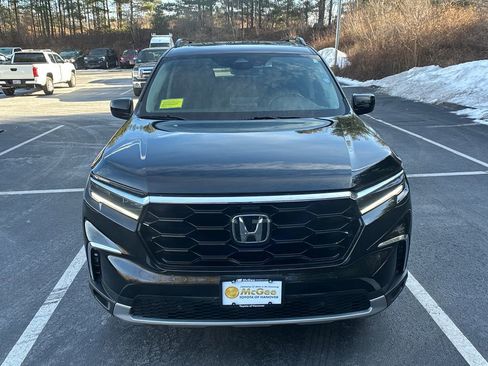 Used 2023 Honda Pilot Touring image 8