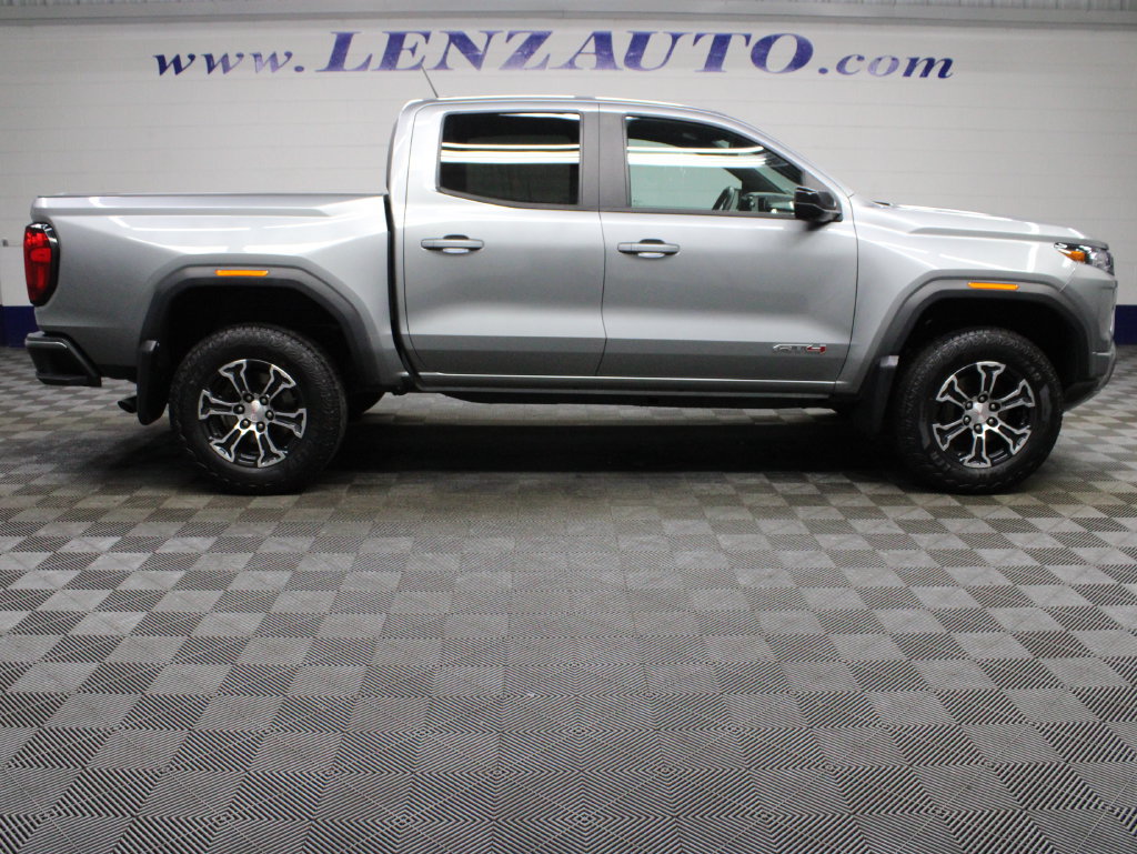 Used 2023 GMC Canyon AT4 w/ AT4 Premium Package AWD/4WD image 2