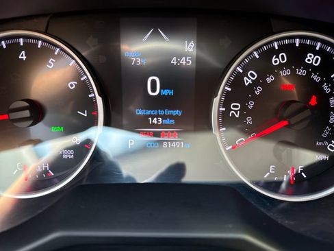 Used 2021 Toyota RAV4 XLE Premium AWD/4WD image 21