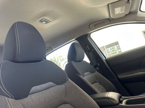 Used 2025 Nissan Kicks SV FWD image 17