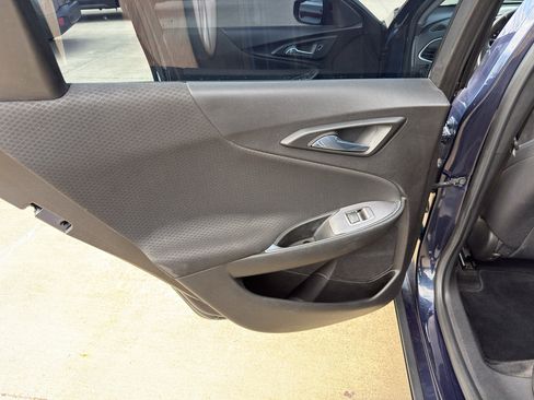 Used 2016 Chevrolet Malibu LT image 12