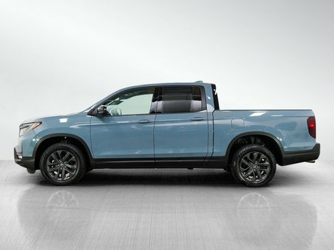 Used 2023 Honda Ridgeline Sport image 2