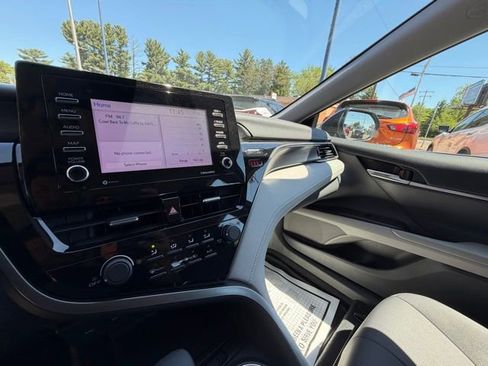 Used 2021 Toyota Camry LE w/ Convenience Package FWD image 22