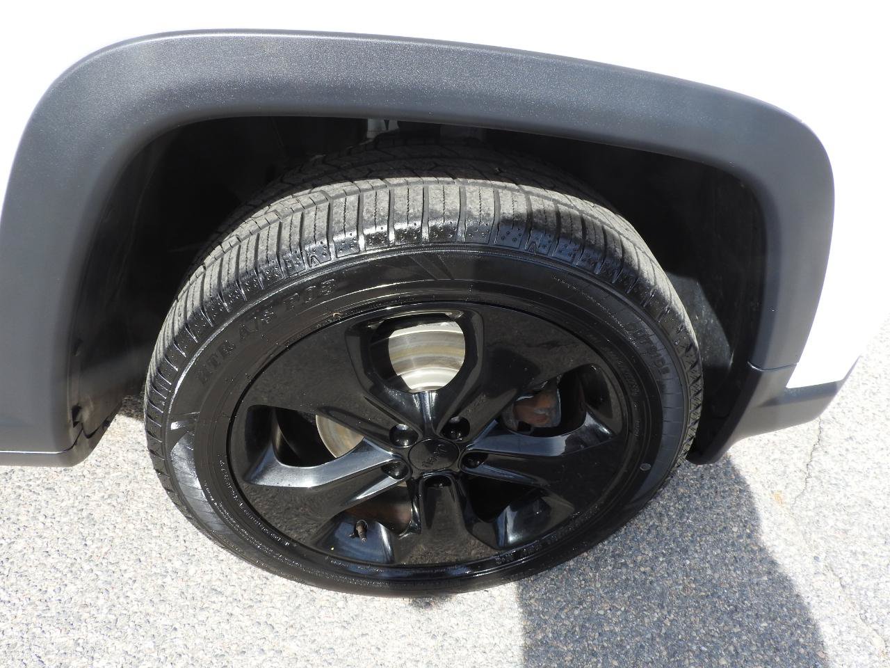Used 2019 Jeep Compass Latitude AWD/4WD image 14