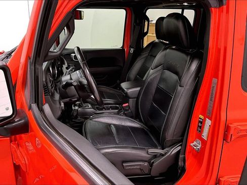 Used 2020 Jeep Wrangler Unlimited Sahara w/ Uconnect 4C Nav & Sound Group AWD/4WD image 31