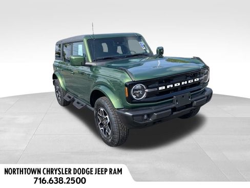 Used 2023 Ford Bronco Outer Banks AWD/4WD image 1