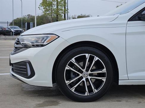 Used 2023 Volkswagen Jetta Sport image 6