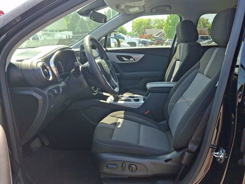 Used 2025 Chevrolet Blazer LT FWD image 16