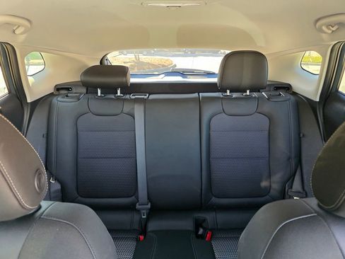 Certified 2025 Chevrolet Trax LT w/ LT Convenience Package image 24