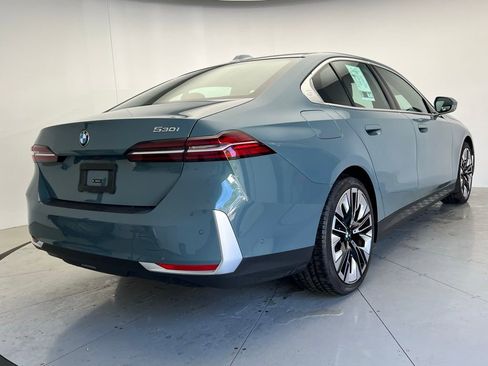 Certified 2024 BMW 530i w/ Premium Package image 3