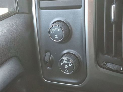 Used 2018 Chevrolet Silverado 1500 LT w/ All Star Edition image 22