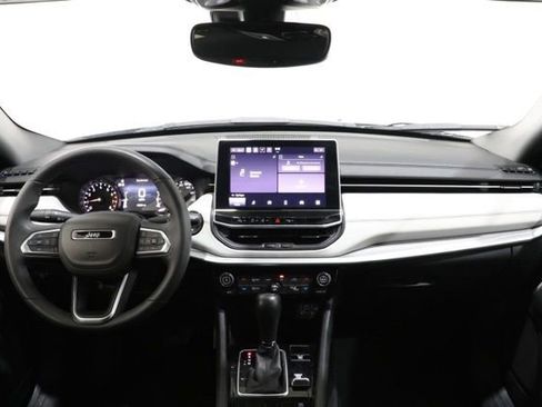 Used 2025 Jeep Compass Limited AWD/4WD image 14