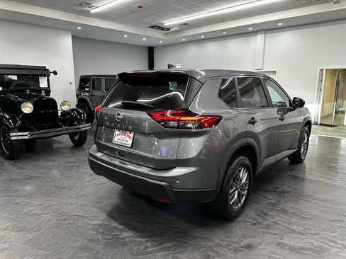 Used 2024 Nissan Rogue S AWD/4WD image 5