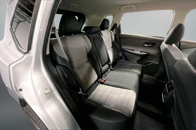 Used 2023 Nissan Rogue SV AWD/4WD image 23