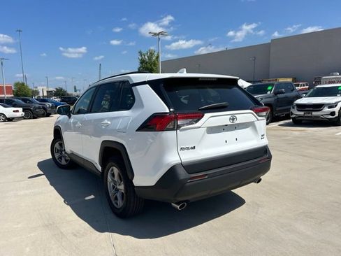 Used 2025 Toyota RAV4 XLE AWD/4WD image 6