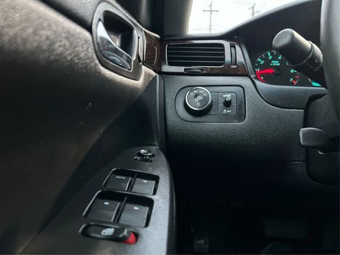 Used 2014 Chevrolet Impala LTZ image 24