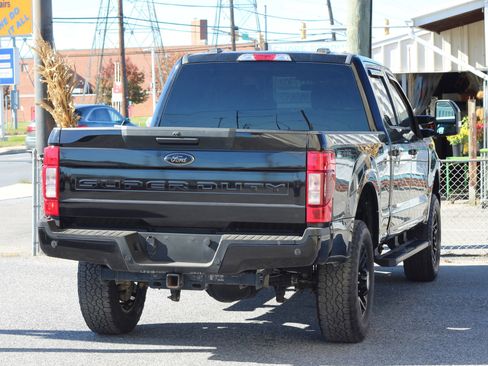 Used 2022 Ford F250 XLT w/ Black Appearance Package image 8