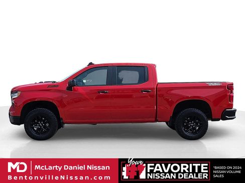 Used 2024 Chevrolet Silverado 1500 LT Trail Boss w/ Convenience Package II AWD/4WD image 3