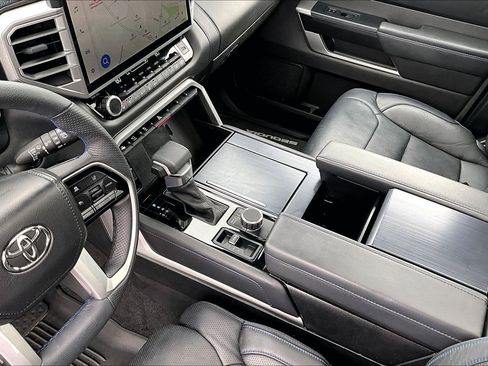 Used 2025 Toyota Sequoia Platinum AWD/4WD image 18