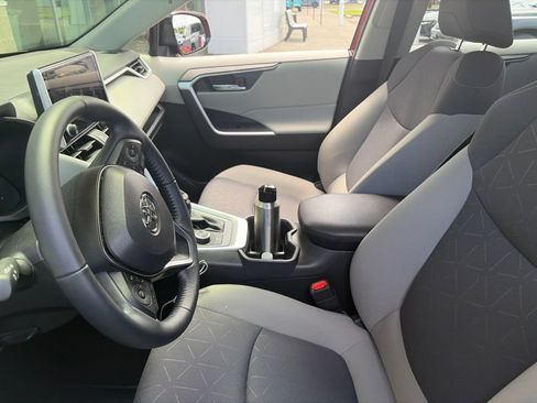 Used 2025 Toyota RAV4 XLE w/ Weather Package AWD/4WD image 8