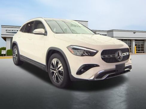 Used 2025 Mercedes-Benz GLA 250 4MATIC image 4