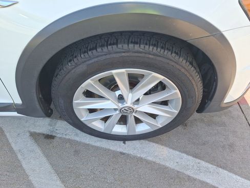 Used 2019 Volkswagen Golf Alltrack SE image 11