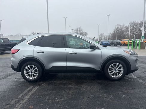 Used 2022 Ford Escape SE w/ Cold Weather Package image 6