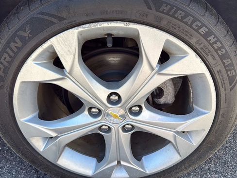 Used 2017 Chevrolet Cruze Premier FWD image 12