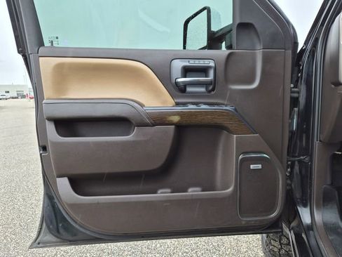 Used 2019 GMC Sierra 2500 Denali w/ Duramax Plus Package AWD/4WD image 12