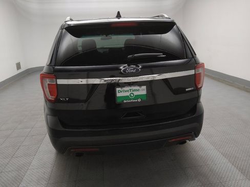 Used 2017 Ford Explorer XLT w/ Equipment Group 202A image 6