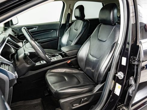 Used 2019 Ford Edge Titanium FWD image 23